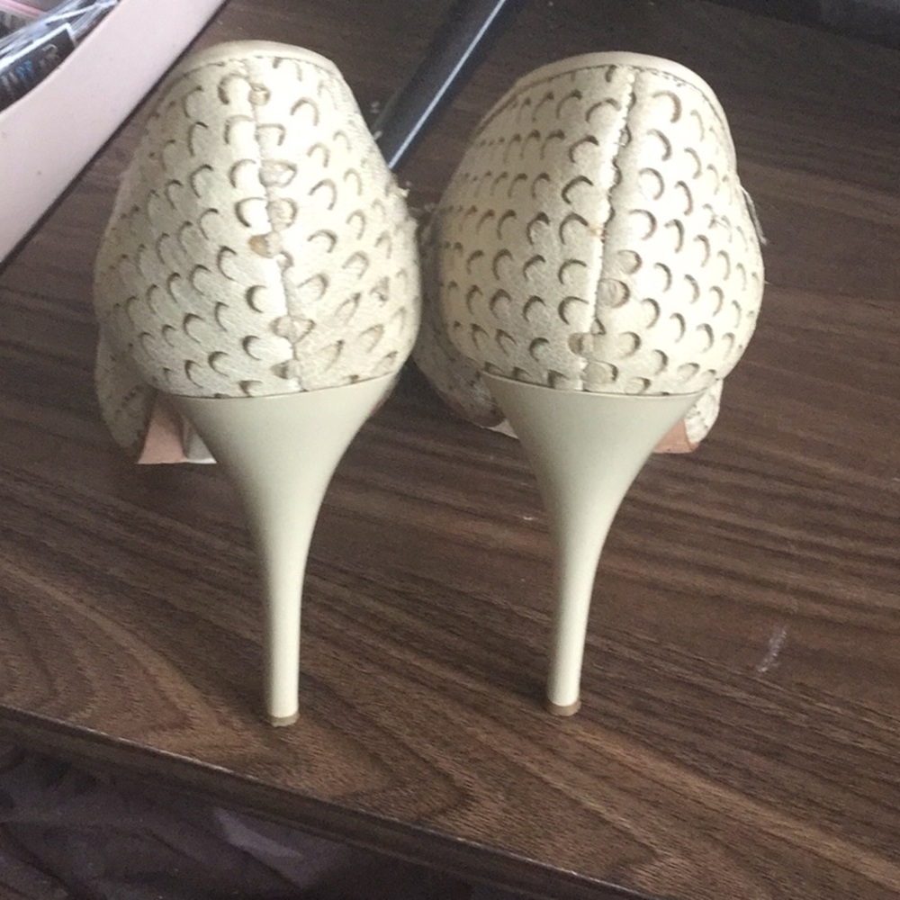 Heels - Picture 5 of 5